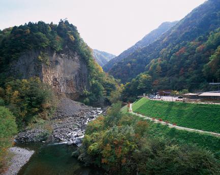 厳立峡