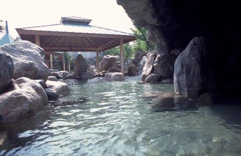 見奈良天然温泉利楽(野天洞窟風呂)