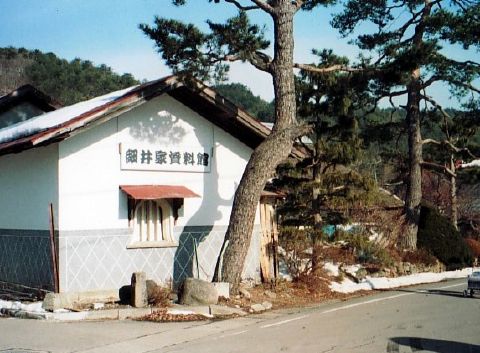 住宅主屋や蔵は、国の有形文化財に登録されています