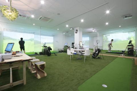 GOLFZONの世界最新鋭ゴルフシミュレーターを5台設置